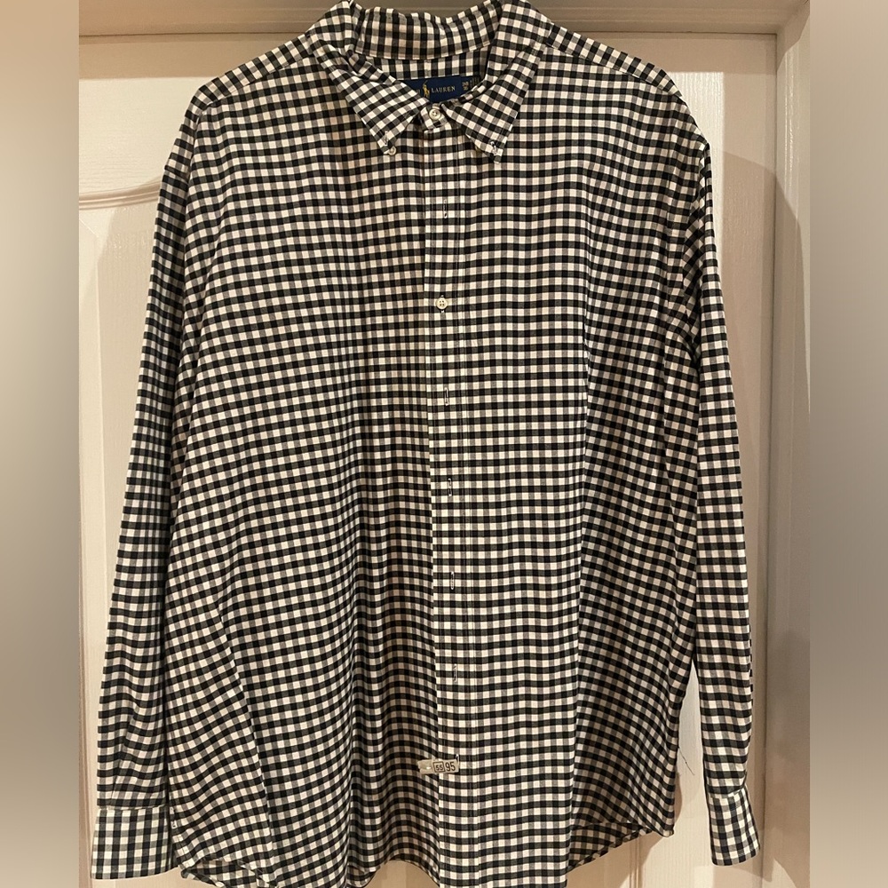 Polo button down shirt. This is a black/white checker board pattern. Size is 3X.